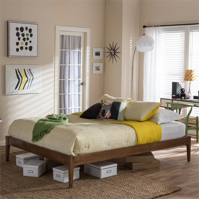 Hawthorne Collections Farmhouse Wood Queen Platform Bed in Walnut