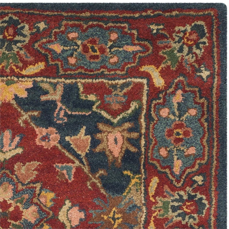 Hawthorne Collection Red Traditional Rug - 4' x 6'