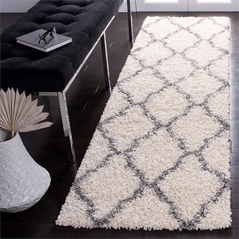 Hawthorne Collection Ivory Shag Rug - 2'3