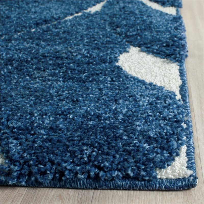 Hawthorne Collection 4' X 6' Power Loomed Rug in Dark Blue and Cream