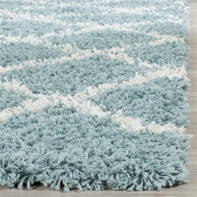 Hawthorne Collection 6' X 9' Power Loomed Rug in Seafoam and Ivory