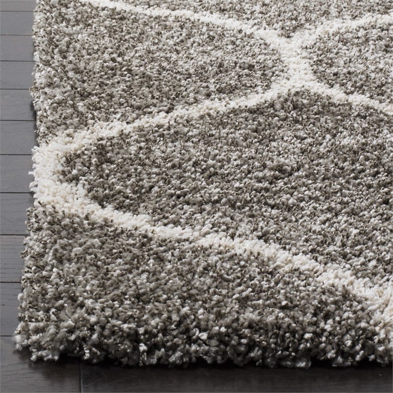 Hawthorne Collection 6' X 9' Power Loomed Rug in Gray and Ivory
