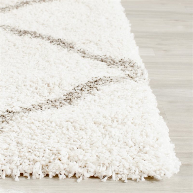 Hawthorne Collection 3' X 5' Power Loomed Rug in Ivory and Gray