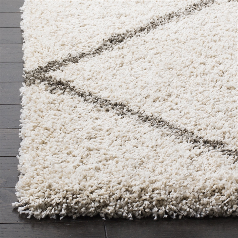 Hawthorne Collection 7' Square Power Loomed Rug