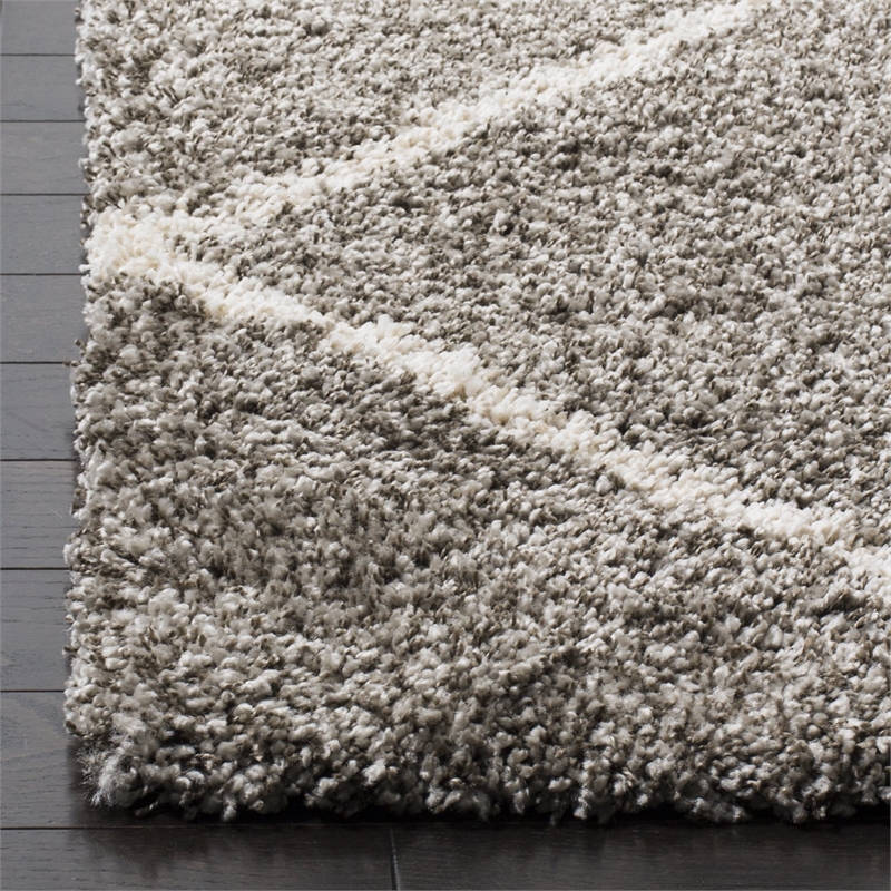 Hawthorne Collection 6' X 9' Power Loomed Rug in Gray and Ivory