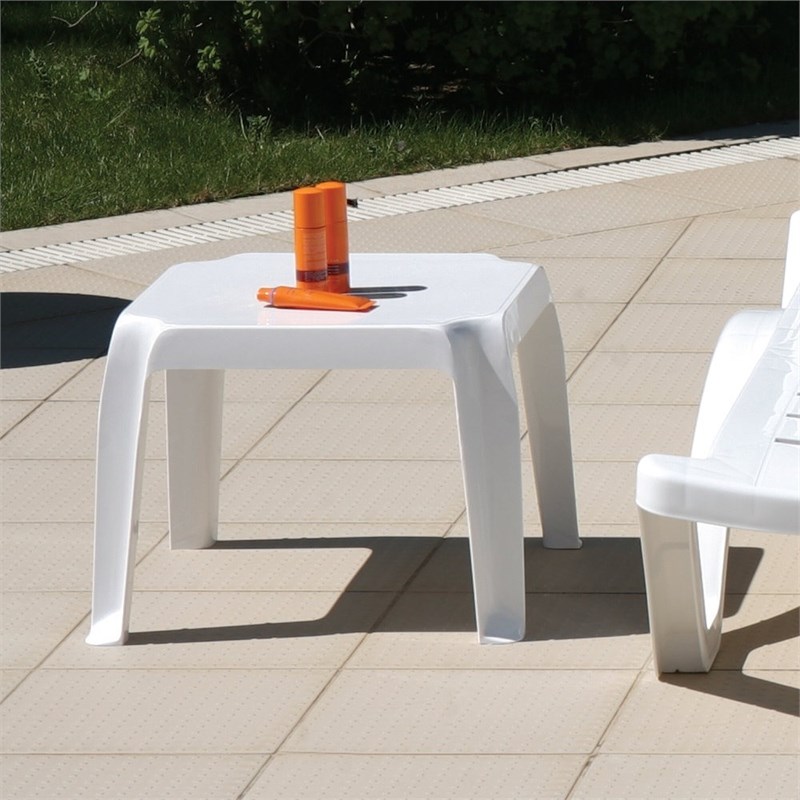Hawthorne Collections Square Resin Patio Side Table in White - Set of 2