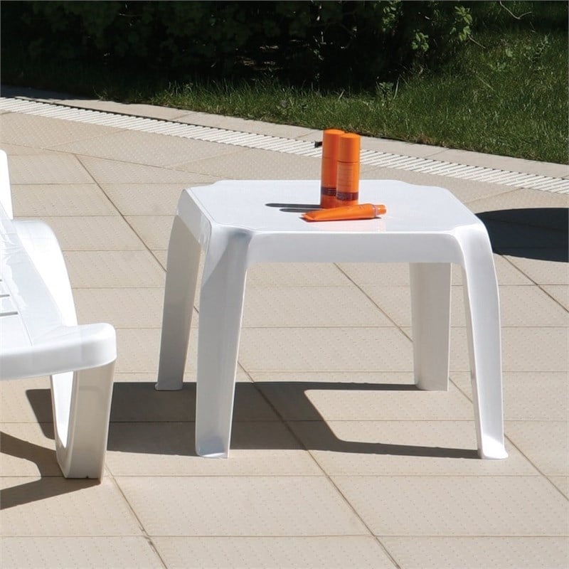 Hawthorne Collections Square Resin Patio Side Table in White - Set of 2