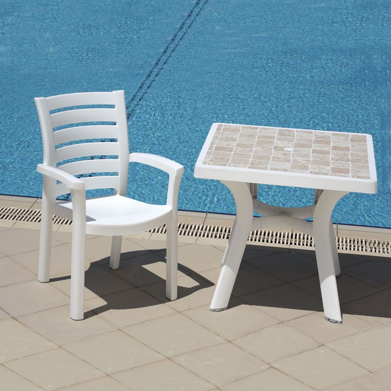 Hawthorne Collections Set of 5 Resin Patio Table and 4 Resin Chairs in White