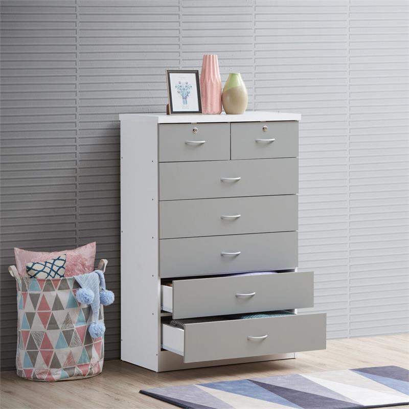 Home Square Hodedah 2 Piece 7 Drawer Wood Chest Set with Locks in Gray