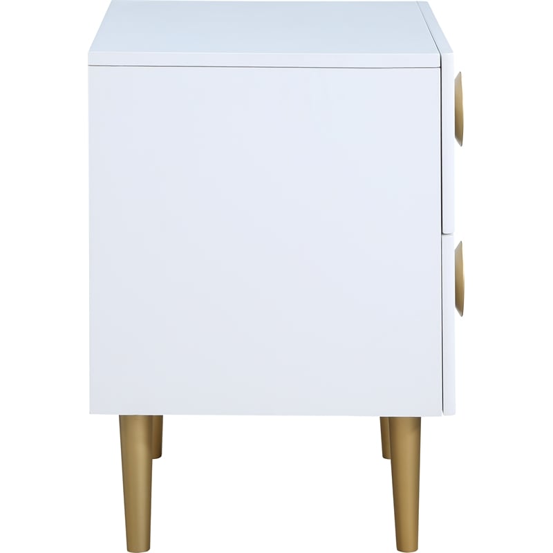 Home Square 3-Piece Set with Metal Nightstands and Chest in Rich White