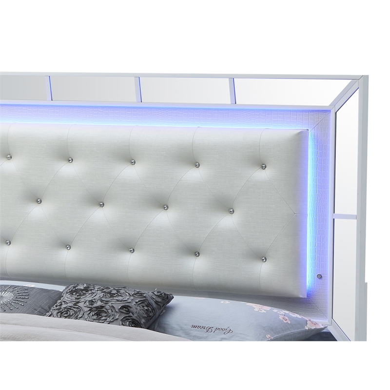 Maklaine Modern / Contemporary Queen Panel Bed in White Finish