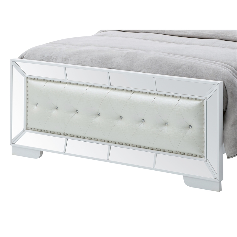 Maklaine Modern / Contemporary Queen Panel Bed in White Finish