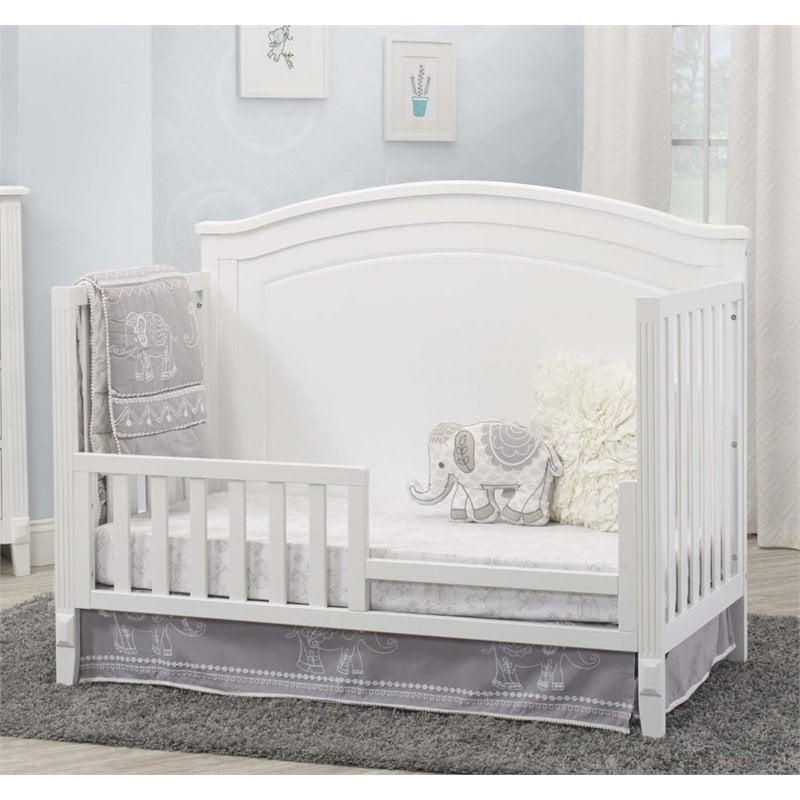 Maklaine Contemporary Wood Round Top Panel Crib in White Finish