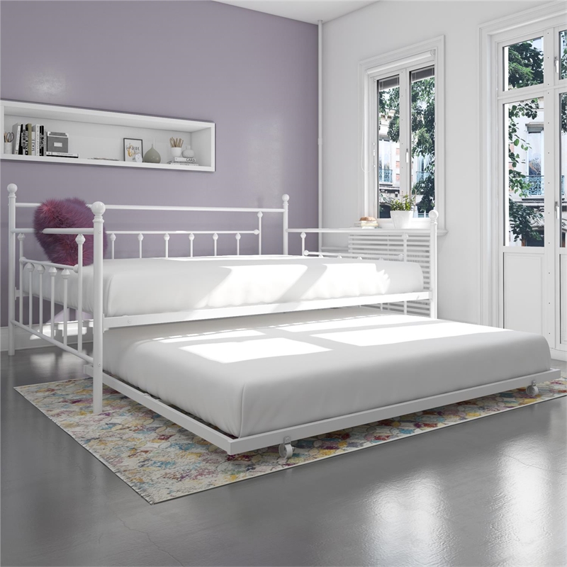 Maklaine Contemporary Metal Daybed and Trundle in Queen/Full Size White