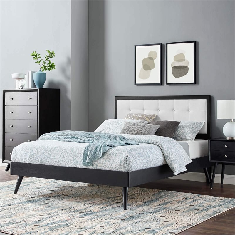 Maklaine Queen Wood Platform Bed with Splayed Legs in Black/White