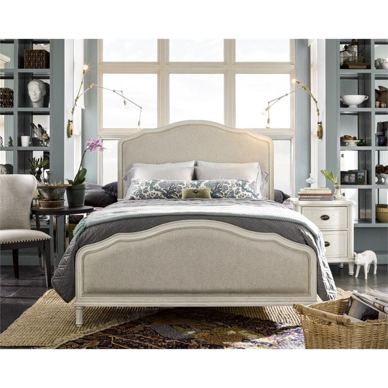 Kingfisher Lane Farmhouse Upholstered Oak Bed in Whitewashed Finish