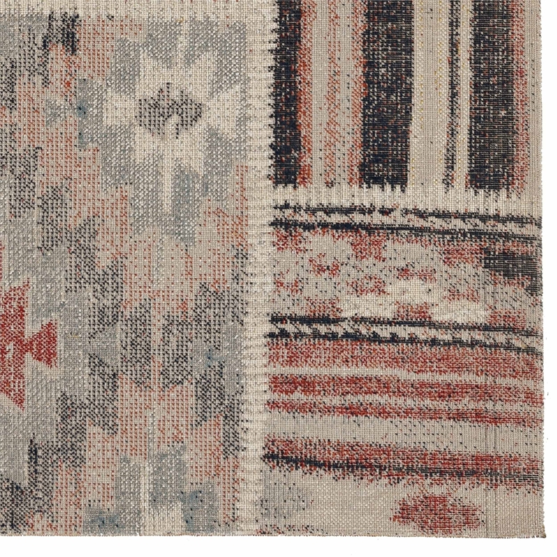 Laysan Home Traditional Machine Made Polyester 2'x3' Rug in Ivory