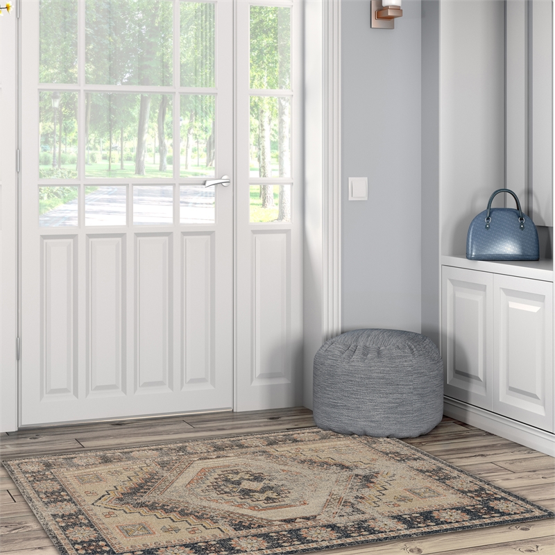Laysan Home Traditional Machine Made Polyester 3'x5' Rug in Ivory