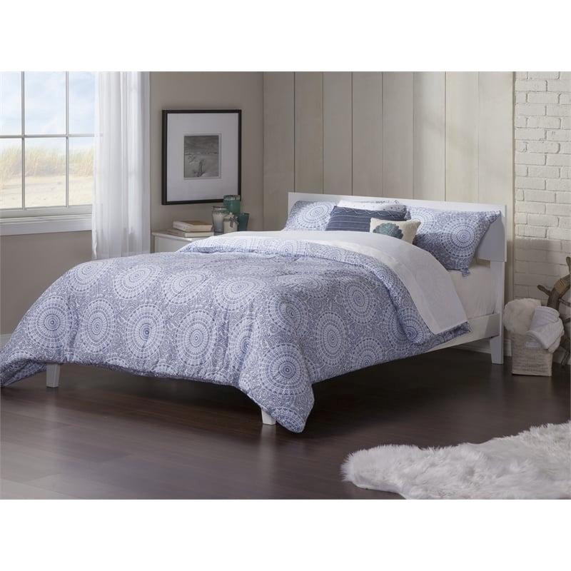 Leo & Lacey Transitional Solid Wood Queen Platform Bed with USB Charger in White