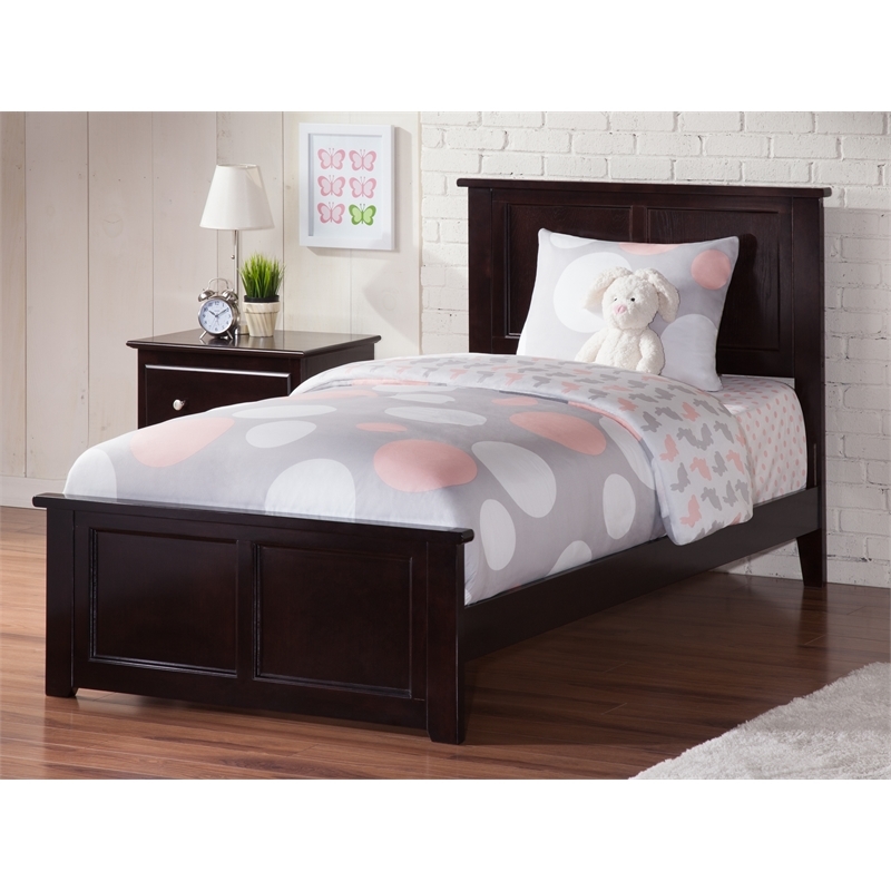 Leo & Lacey Madison Twin XL Wood Foundation Bed w/Matching Footboard in Espresso