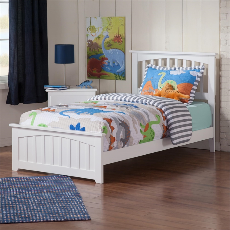 Leo & Lacey Farmhouse Solid Wood Twin Bed with Footboard & USB Charger in White