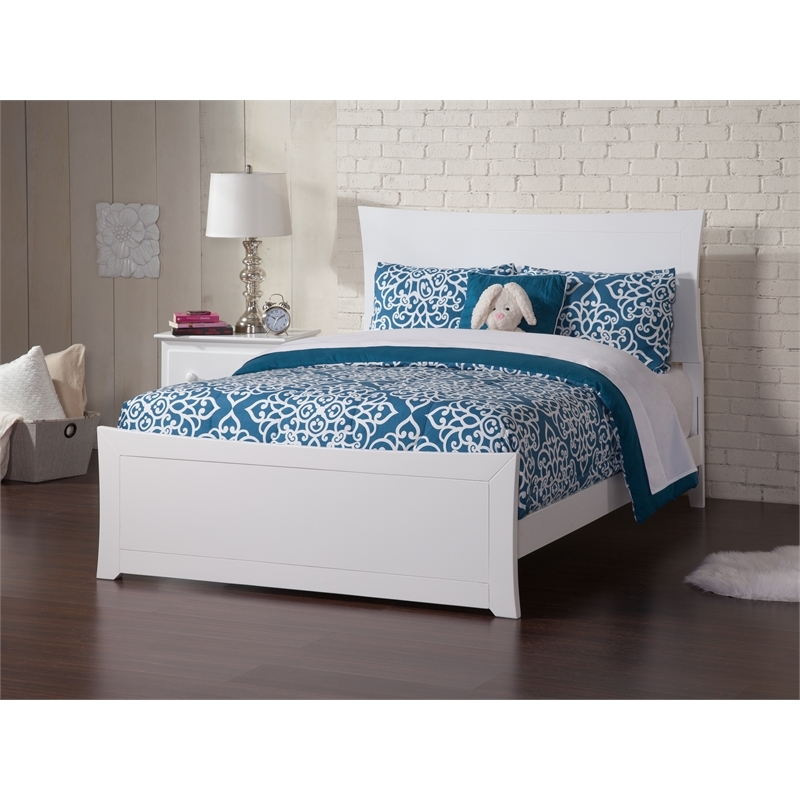 Leo & Lacey Modern Solid Wood Full Bed with Footboard with USB Charger in White