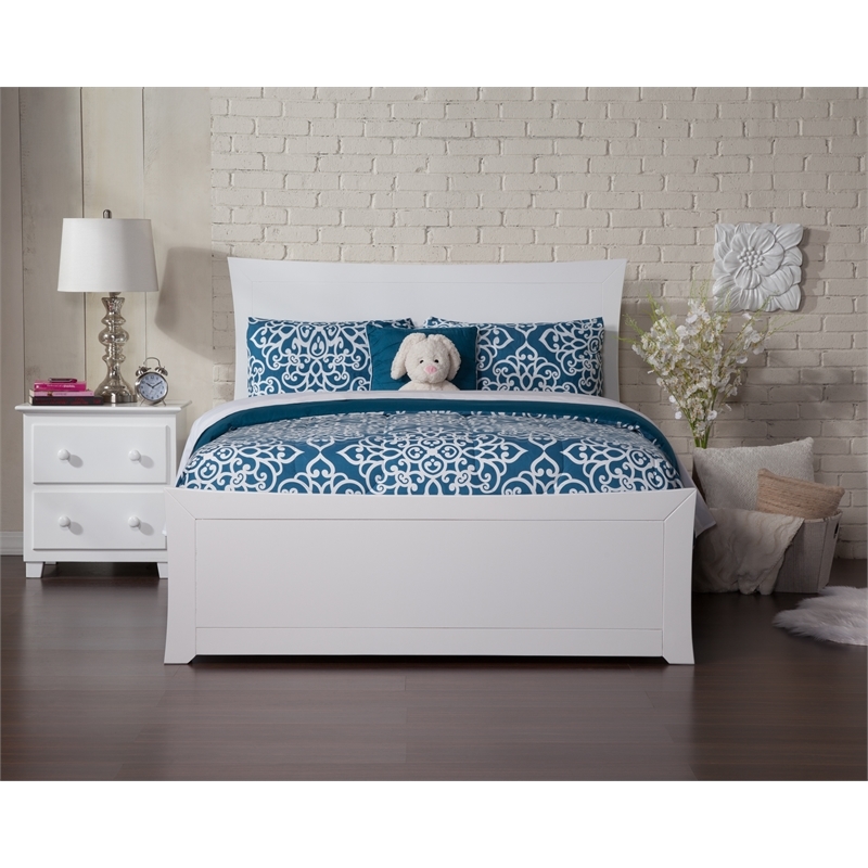Leo & Lacey Modern Solid Wood Full Bed with Footboard with USB Charger in White