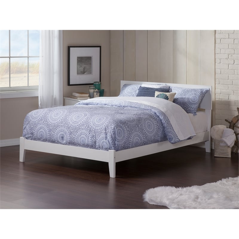 Leo & Lacey Contemporary Full Solid Wood Foundation Bed in White