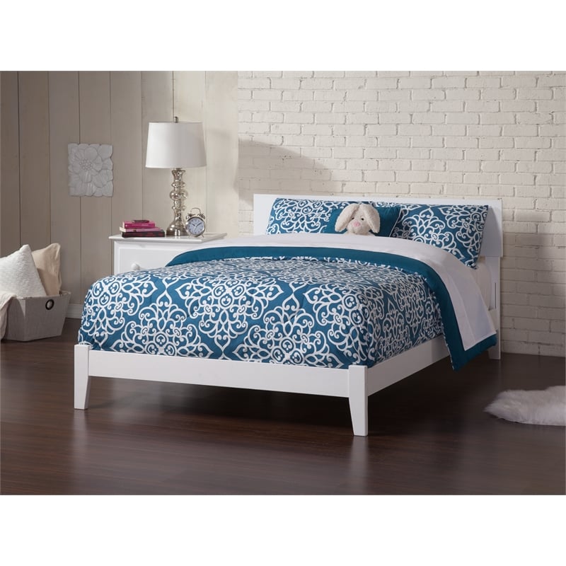 Leo & Lacey Contemporary Full Solid Wood Foundation Bed in White
