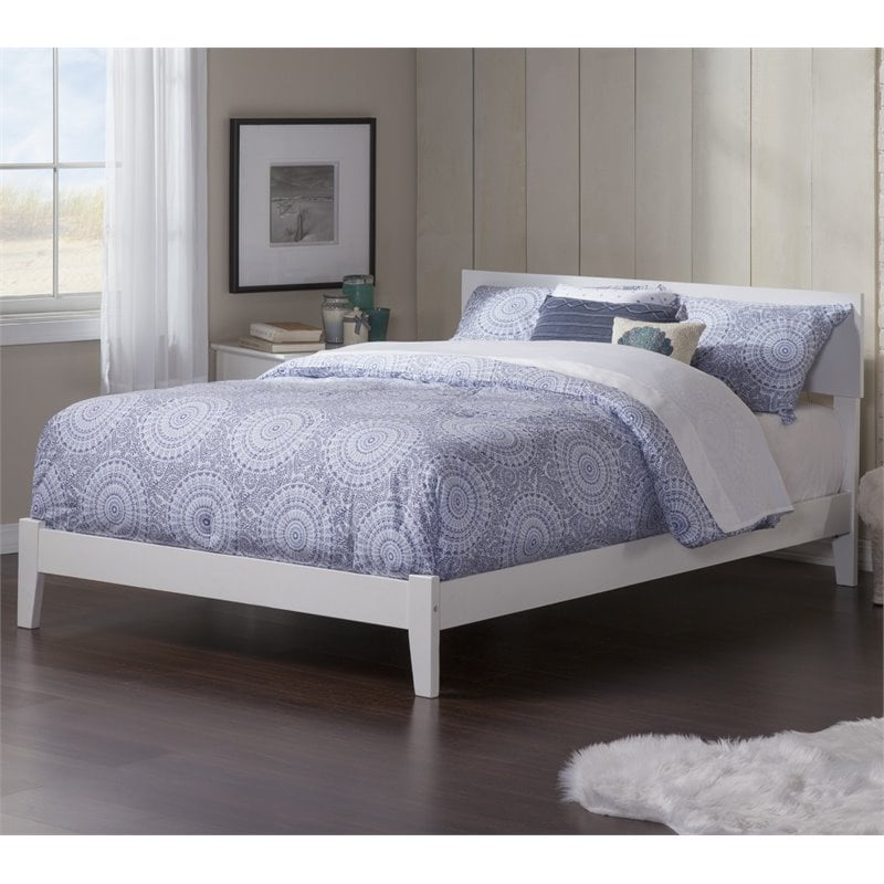 Leo & Lacey Contemporary Full Solid Wood Foundation Bed in White