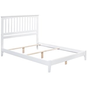 Leo & Lacey Contemporary Full Solid Wood Foundation Bed in White
