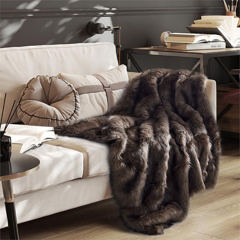 Jarvis Throw Kodiak Bear Acrylic 50
