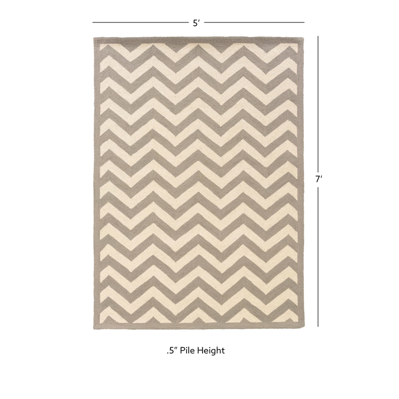 Riverbay Furniture 5' x 7' Hand Hooked Chevron Wool Rug in Gray