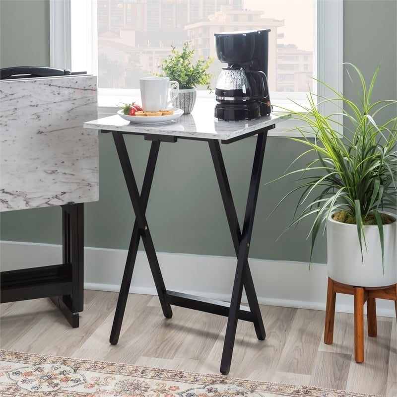 Riverbay Furniture 5-Piece Marble Folding Tray Table Set w/ Stand in White/Black