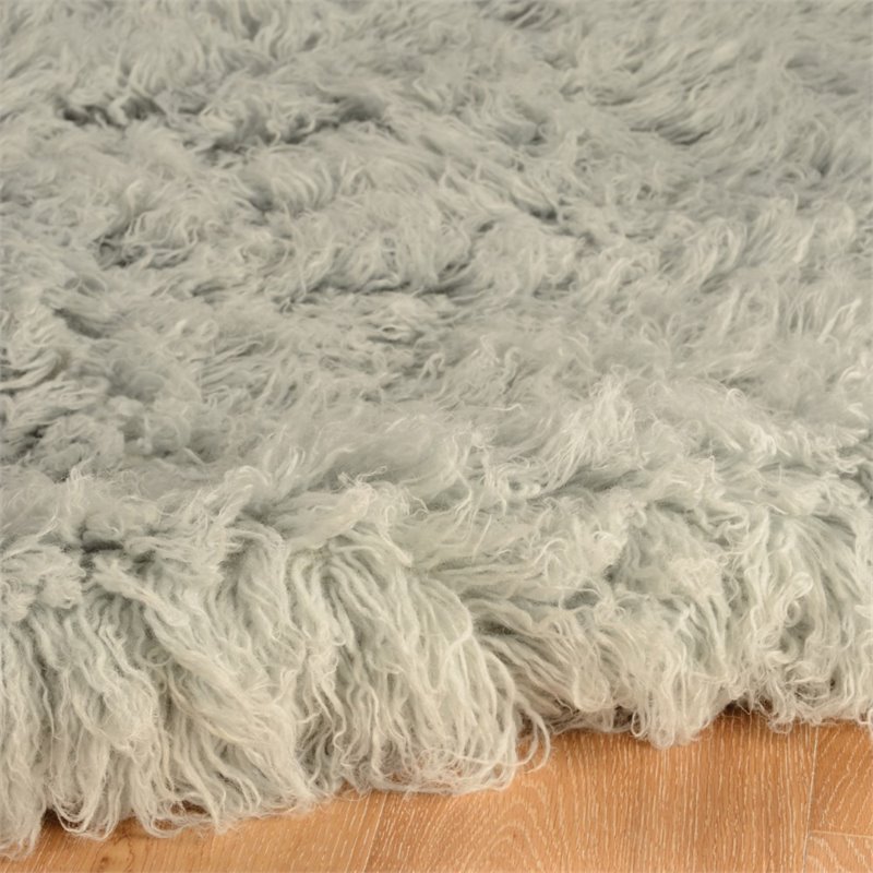 Riverbay Furniture Wool Shag 8' Round Woven Wool Area Rug in Light Gray