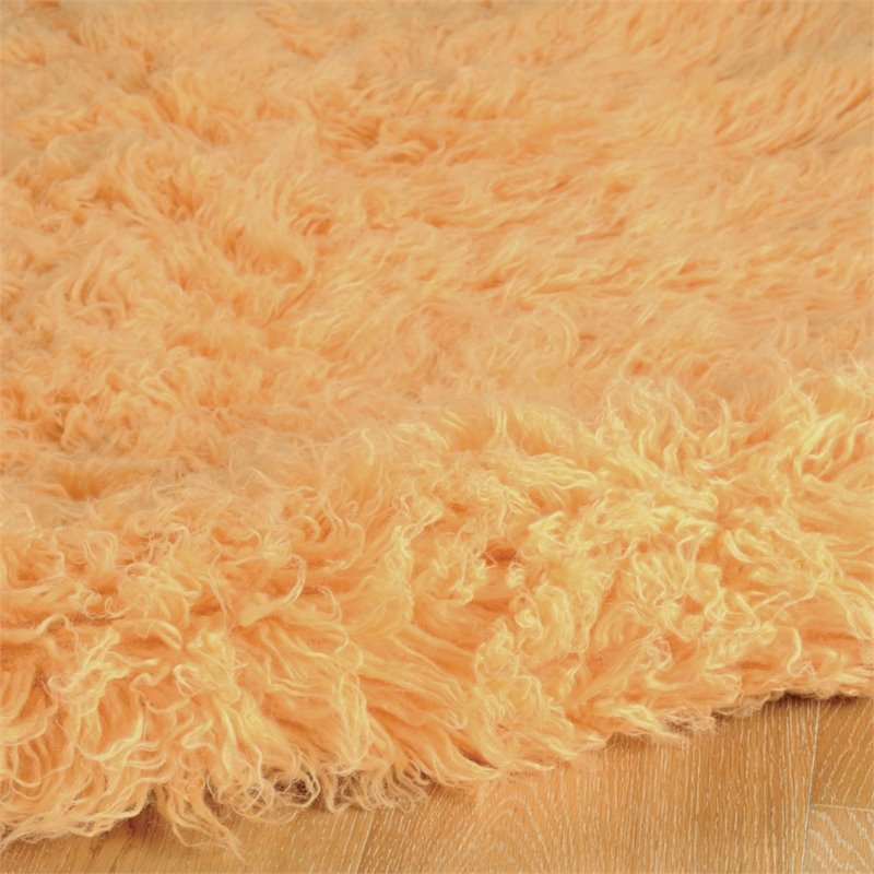 Riverbay Furniture Wool Shag 8' Round Woven Wool Area Rug in Sherbet