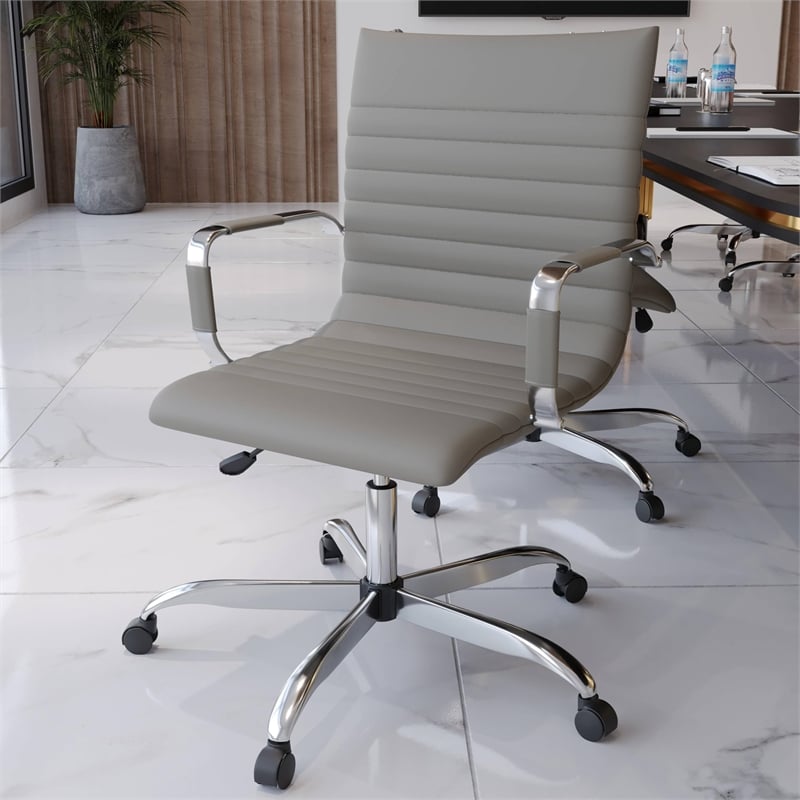 LeisureMod Harris Modern Faux Leather Executive Swivel Office Chair in Tan