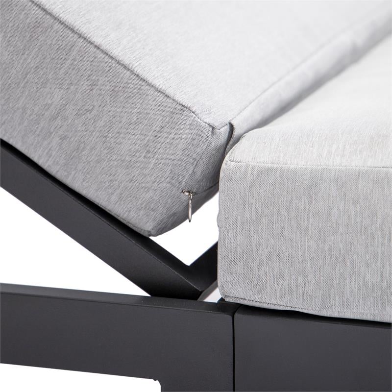 LeisureMod Chelsea Aluminum Patio Chaise Lounge Chair With Light Gray Cushions