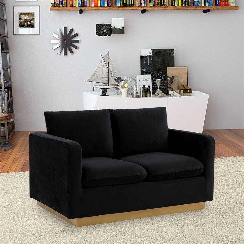 LeisureMod Nervo Modern Velvet Loveseat With Gold Base In Midnight Black