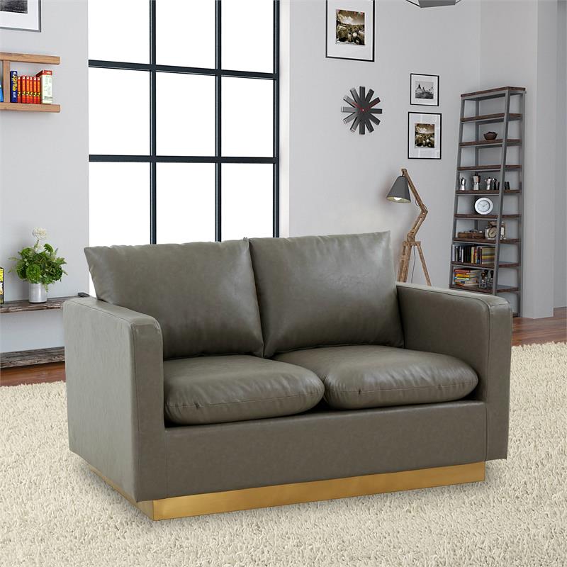 LeisureMod Nervo Modern Leather Loveseat With Gold Base In Gray
