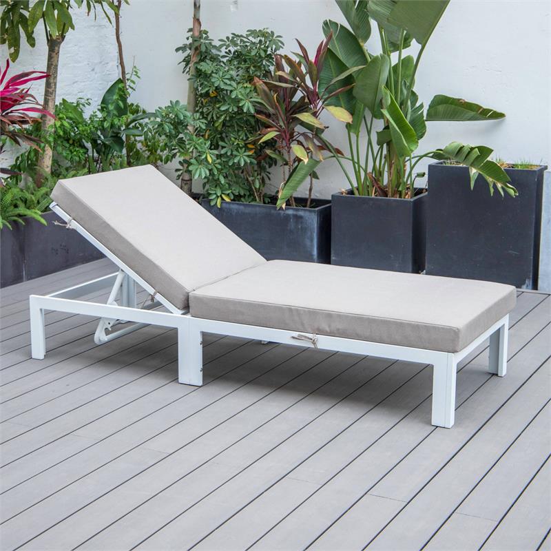 LeisureMod Chelsea Aluminum Outdoor Chaise Lounge Chair With Beige Cushion