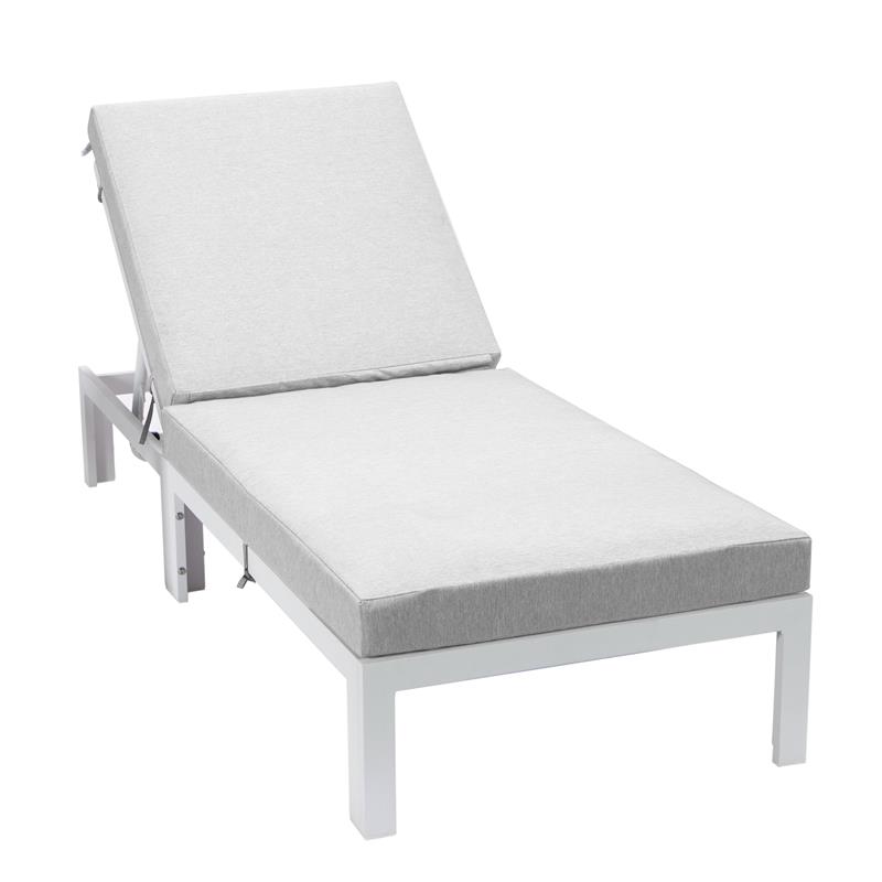 LeisureMod Chelsea Aluminum Outdoor Chaise Lounge Chair With Light Grey Cushion