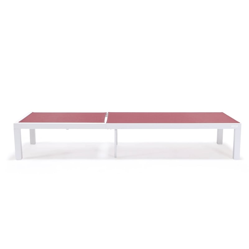 LeisureMod Marlin 2 White Aluminum Lounge Chair and Fire Pit Table Red