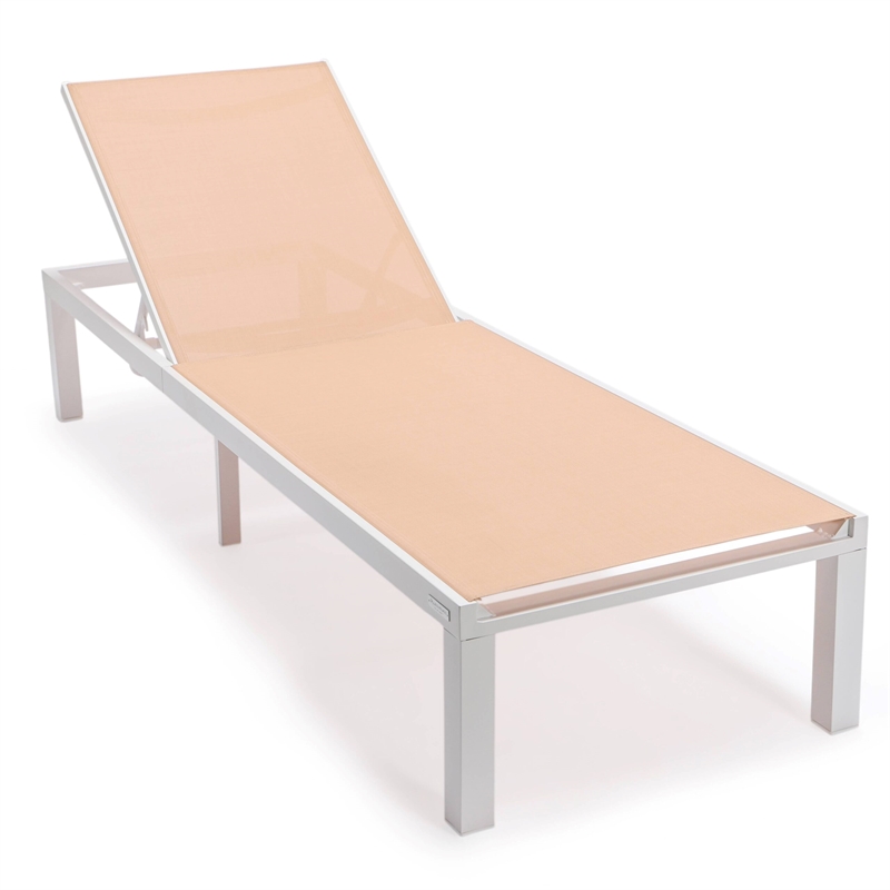 LeisureMod Marlin 2 White Aluminum Lounge Chair and Fire Pit Table Light Brown