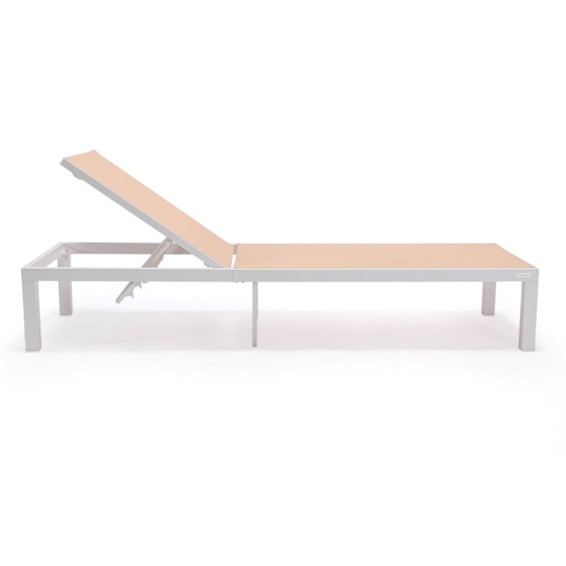 LeisureMod Marlin 2 White Aluminum Lounge Chair and Fire Pit Table Light Brown