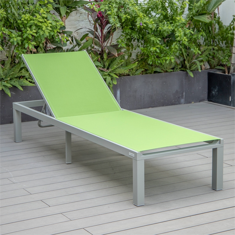 LeisureMod Marlin 2 Gray Aluminum Lounge Chair and Fire Pit Table Green