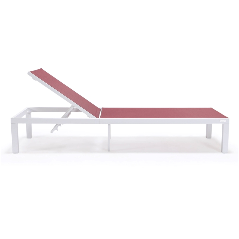LeisureMod Marlin White Aluminum Lounge Chair and Fire Pit Table Red