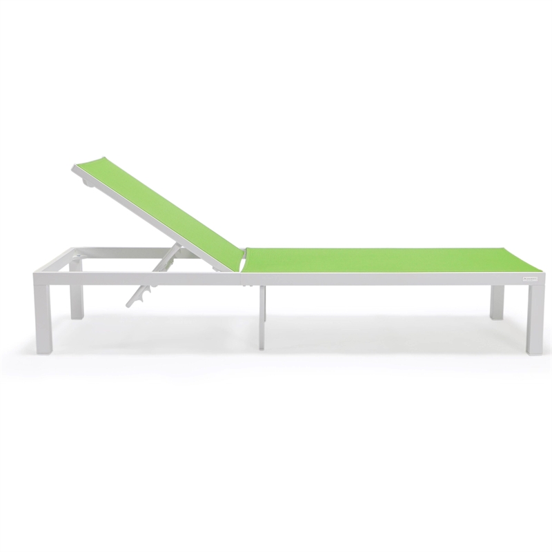 LeisureMod Marlin White Aluminum Lounge Chair and Fire Pit Table Green