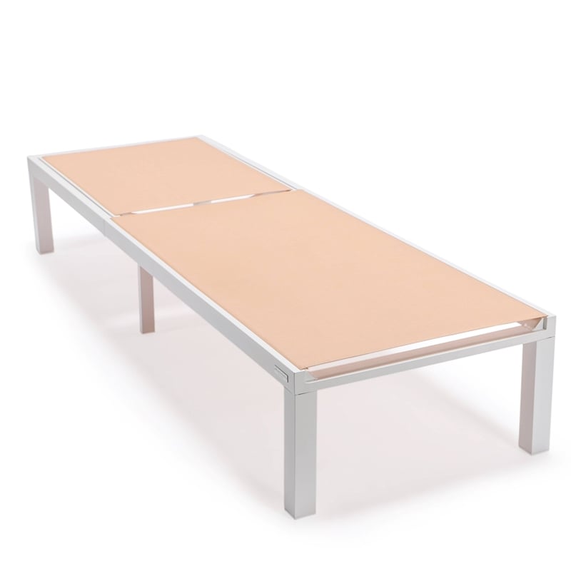 LeisureMod Marlin White Aluminum Lounge Chair and Fire Pit Table Light Brown