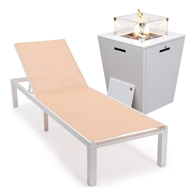 LeisureMod Marlin White Aluminum Lounge Chair and Fire Pit Table Light Brown